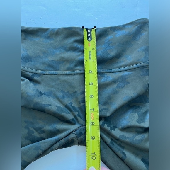 Spanx Camo Green Leggings Size Small *See dimensions - Picture 6 of 8